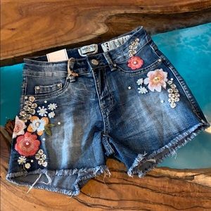 NWT MID-Rise Shorts 🔥🔥🔥